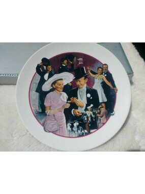 Avon Images Of Hollywood Easter Parade 1975 Plate & Stand 8" Judy Garland